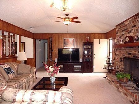 2nd image of 124 Eddie Ct