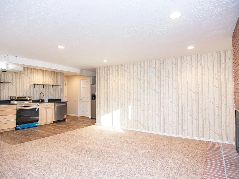 1340 Ridgewood Ln — Photo 30