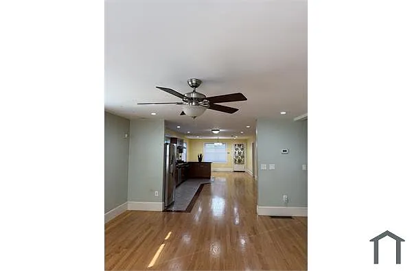 Building Photo - 34 Fenton St #1