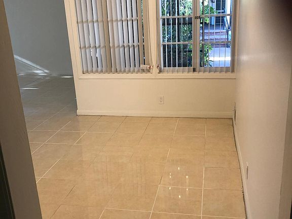 2nd image of 1318 S Beverly Glen Blvd #1318