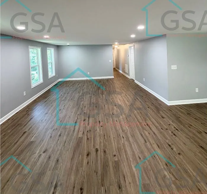 3 bed, 1452 sqft, $1,700 — Photo 3