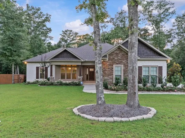 103 Littleleaf Ct, Dothan, AL 36301