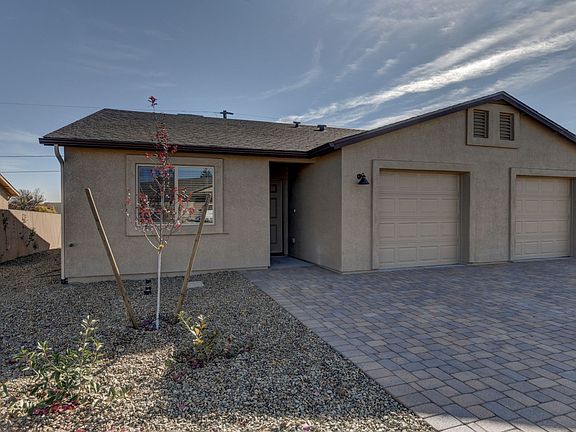 3rd image of 3027 N Corrine Dr Unit 1
