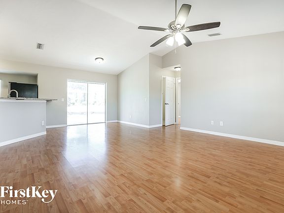 3rd image of 2449 Alesio Ave