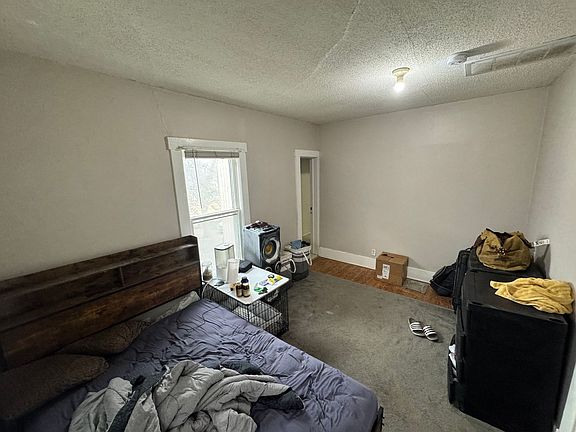 4th image of 913 Claflin Rd