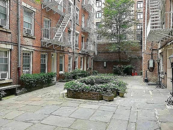 4th image of 224 Sullivan St APT D1