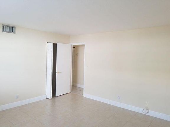 5th image of 720 N Dixie Hwy APT 202