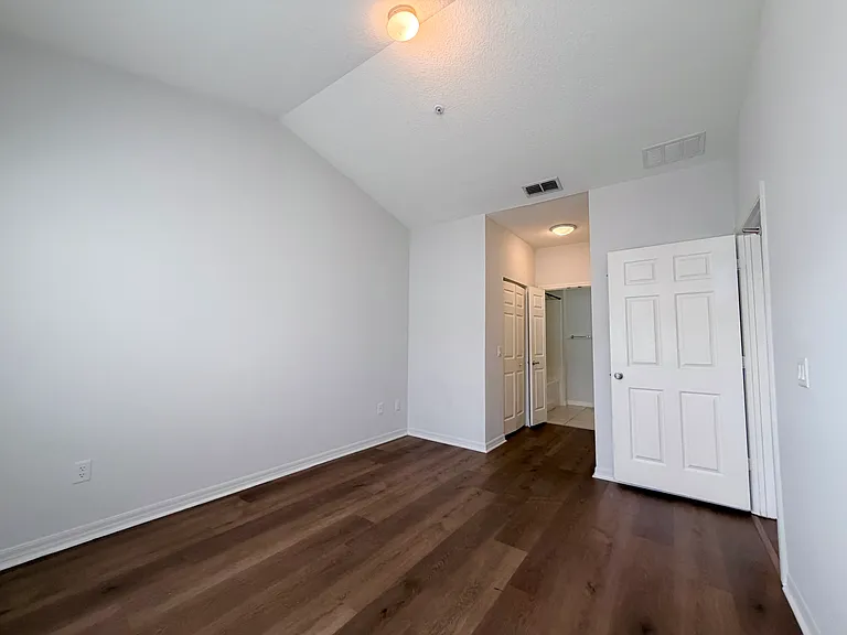2334 Grand Central Pkwy #17 — Photo 19