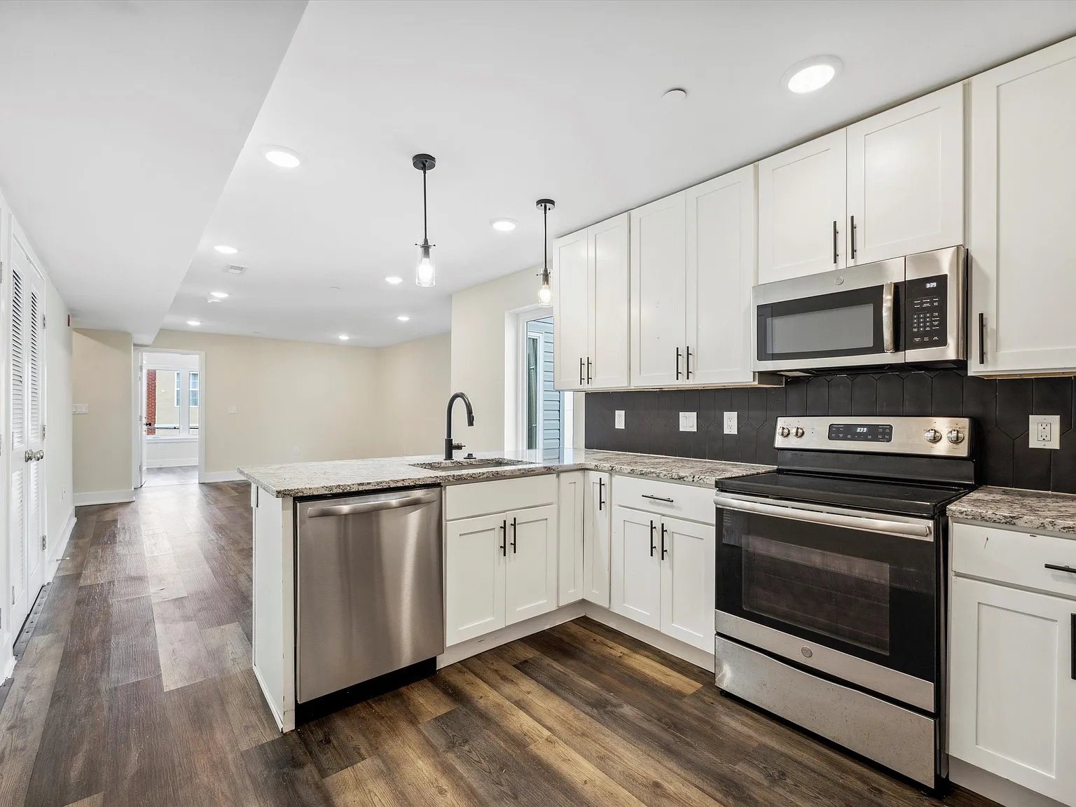 1804 W Berks St — Photo 1