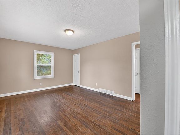 5th image of 4342 Lister Ave