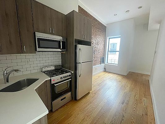 1st image of 488 Chauncey St #6