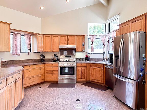 2nd image of 14 Las Flores Dr