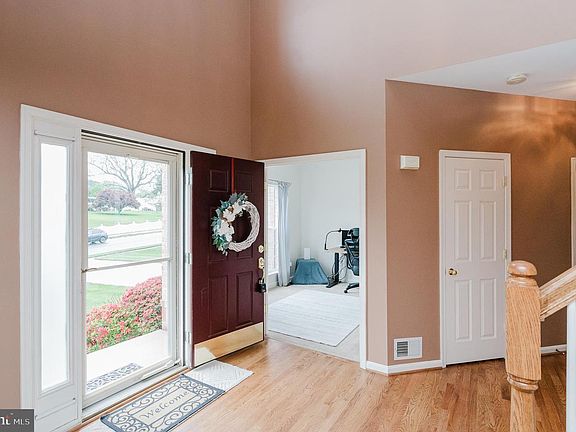 4th image of 2623 E Rhododendron Dr