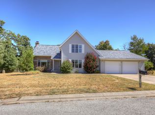 312 Lakeview Ln, Carl Junction, MO 64834