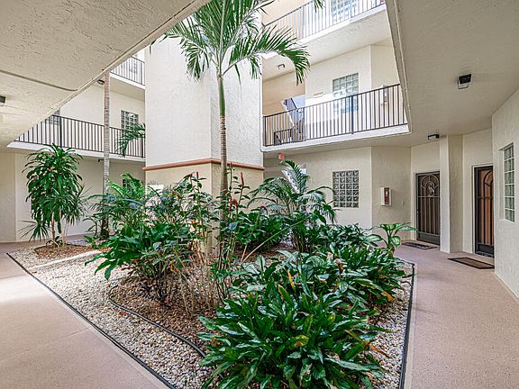 3rd image of 5147 Europa Dr APT D