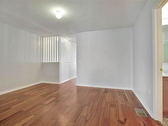5th image of 9819 Ashburn Lake Dr