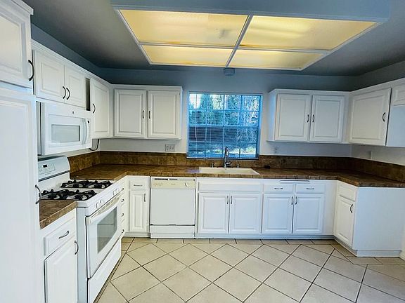 5th image of 9949 Basswood Ct