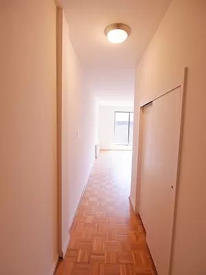 3rd image of 171 E 89th St APT 6D