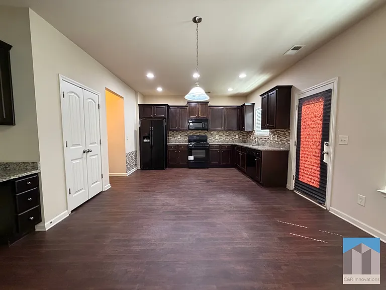 881 Franklin Mill Trce — Photo 7