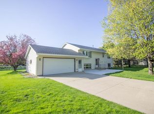 2013 5th St NE, Waseca, MN 56093