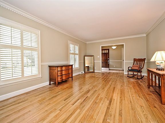 4th image of 6713 Queensberry Dr