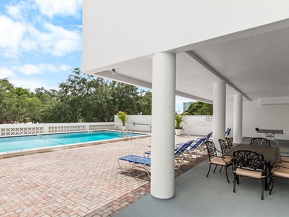 5th image of 33 S GULFSTREAM AVENUE #305