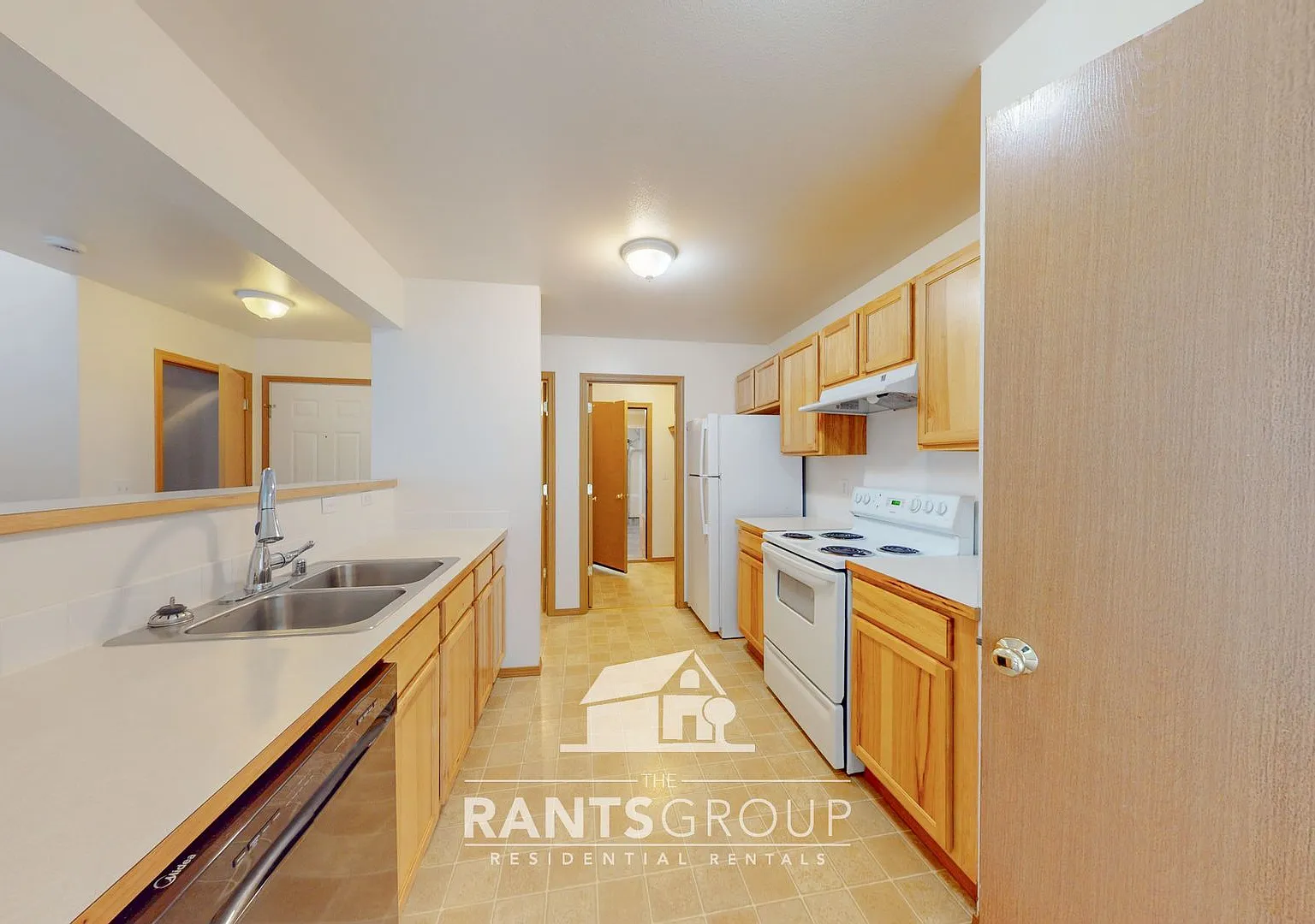 695R — Photo 4