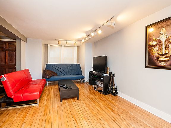 4th image of 3216 N Kenmore Ave #G