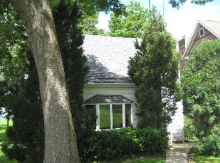 528 Circle Dr, Fox Lake, IL 60020