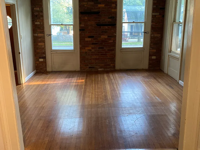 113 Van Dam St #1F — Photo 7