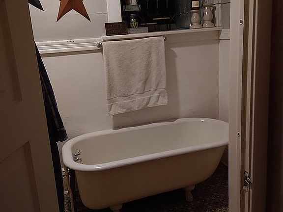 Upstairs Bathroom I.