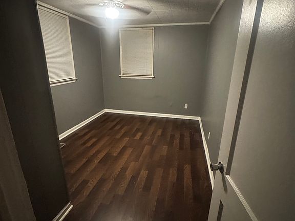 4th image of 3201 Killian Ave