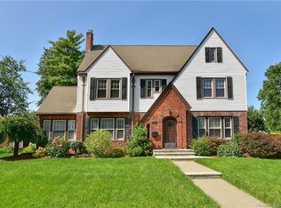 78 Rockledge Dr, West Hartford, CT 06107