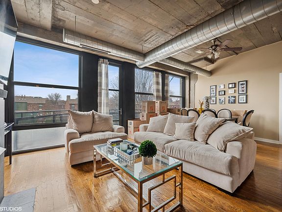 5th image of 1033 W 14th Pl Unit 219