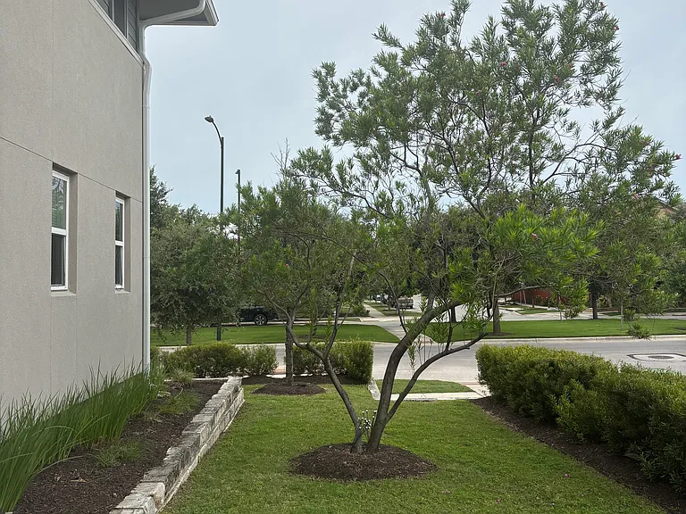 4413 Berkman Dr — Photo 2