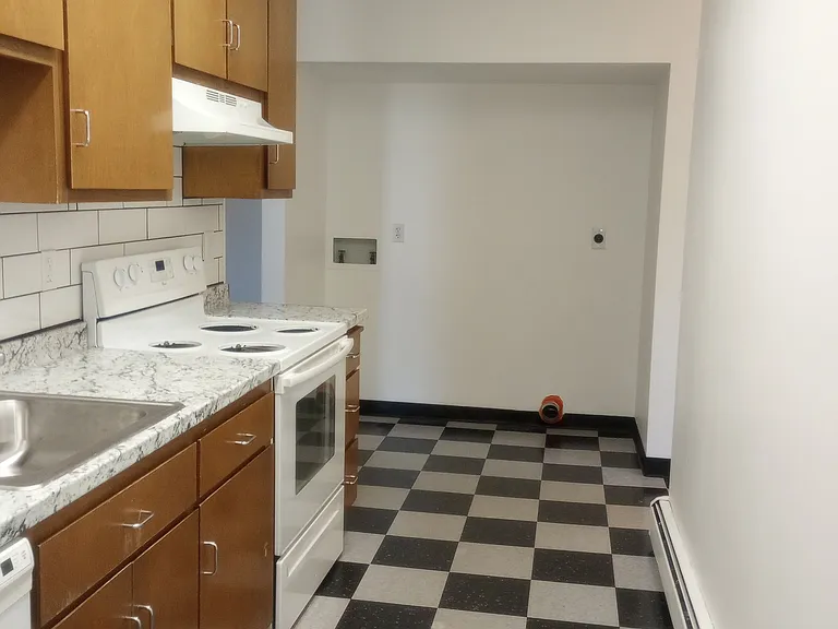 138 Laurel Hill Ave #2 — Photo 14