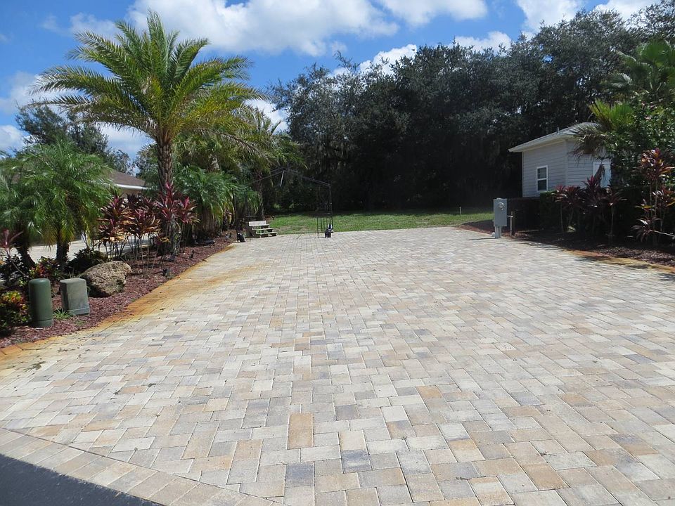 2nd image of 2857 Saint George Dr