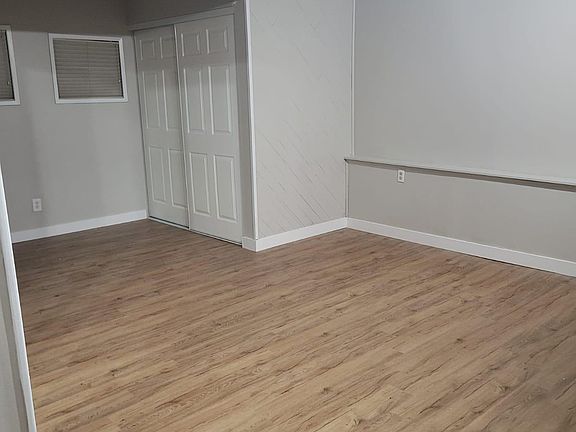 5th image of 3807 W Lake Sammamish Pkwy NE