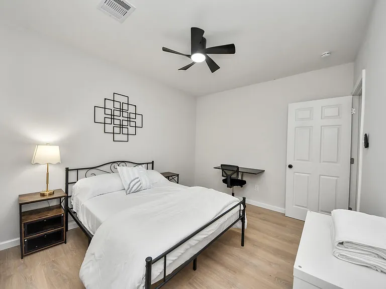 2811 Winbern St — Photo 5