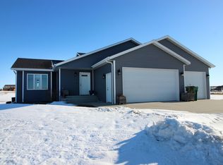 7003 Beaver Creek Rd, Bismarck, ND 58504
