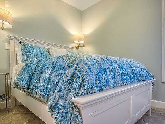 Queen bed