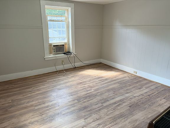 2nd image of 331 Daniel Webster Hwy #4