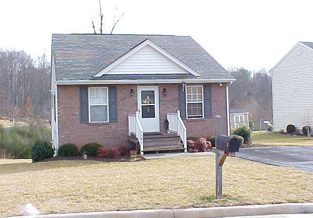 1st image of 101 Averill Ct
