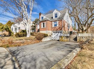 24 Glenwood Pl, New London, CT 06320