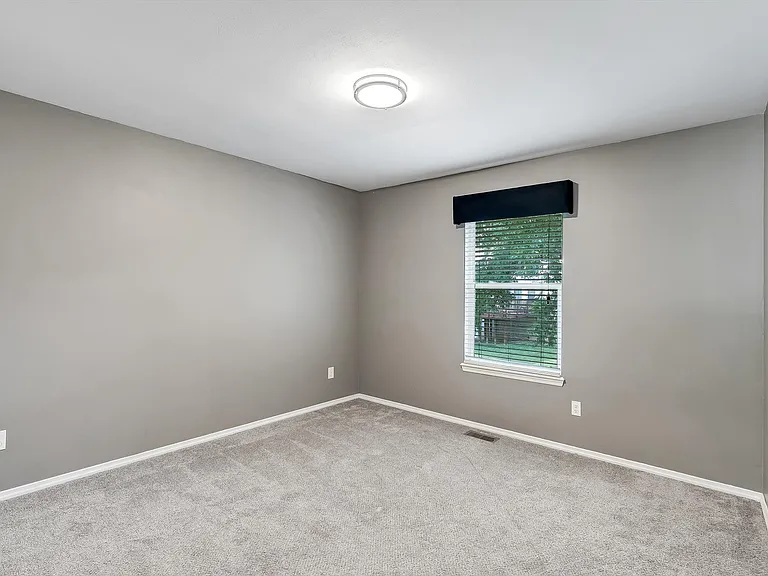 1203 Ashford Place Dr — Photo 17