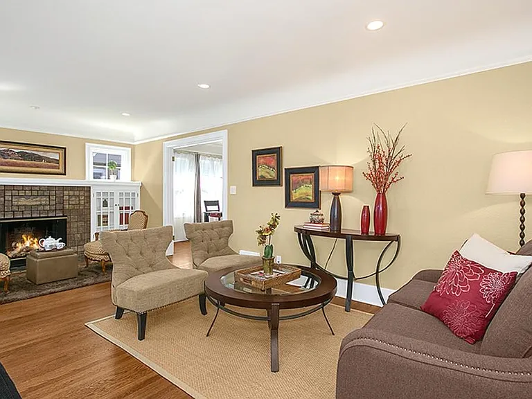 5615 11th Ave NE — Photo 4