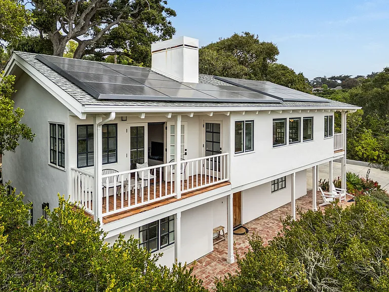 Atherton Dr — Photo 1