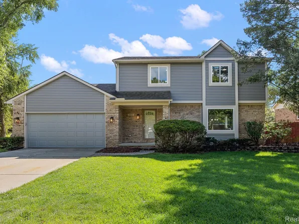 6031 Jennifer Cres, West Bloomfield, MI 48324