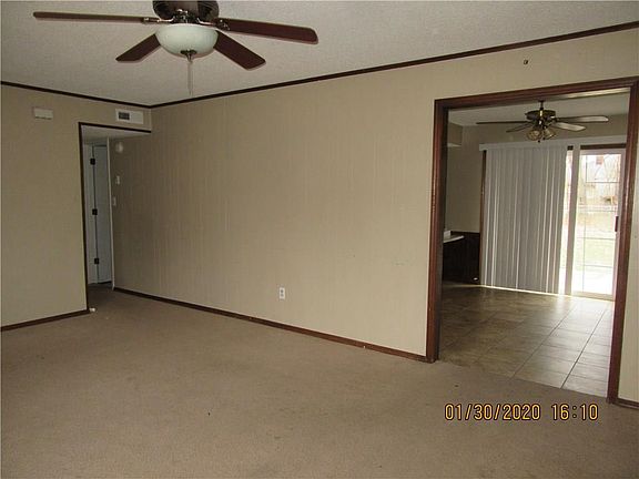 3rd image of 304 W Magnolia St