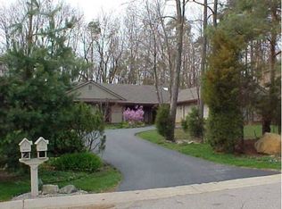 8103 Deerwood Rd, Clarkston, MI 48348